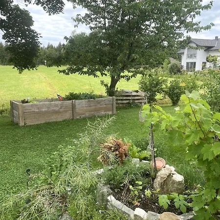 Charmantes アパート